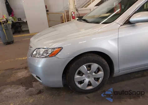 2007 Toyota Camry Le z USA, uszkodzony, nr VIN 4T1BE46KX7U041597
